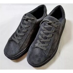 Vince Neela Suede Platforms Lace-up,
Good Condition. Size 5 or 9.5”